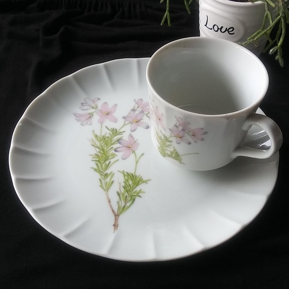 Vintage The Toscany Collection Vintage Japan Cups - Picture 2 of 6